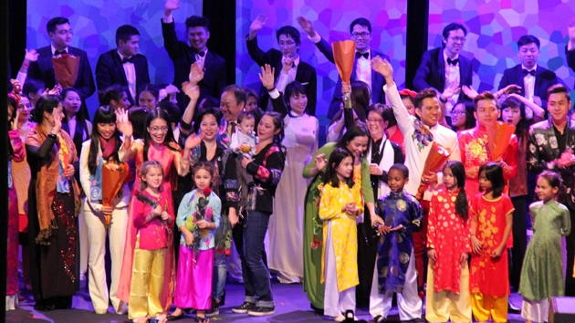 Cộng đồng người Việt ở Pháp vui đón Tết