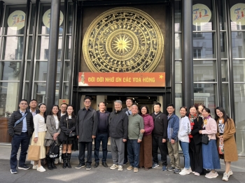 BUỔI LÀM VIỆC GIỮA TRUNG TÂM VĂN HÓA VIỆT NAM TẠI PHÁP VÀ NHÀ XUẤT BẢN GIÁO DỤC VIỆT NAM