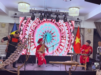 Cầu nối vun đắp tình hữu nghị Việt Nam – Romania